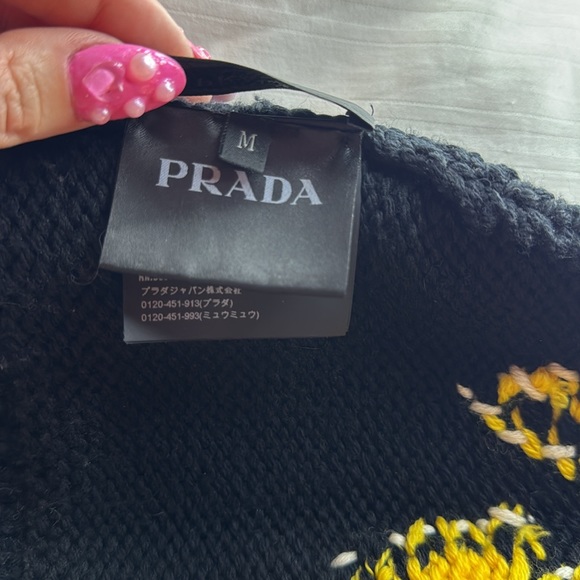 Authentic Prada Intarsia Ribbed Knit Yellow Lightning Bolt Beanie - Picture 3 of 6